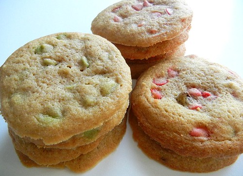 matcha chip and cherry chip cookies