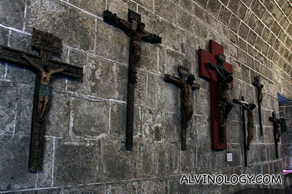 Crucifix artifacts
