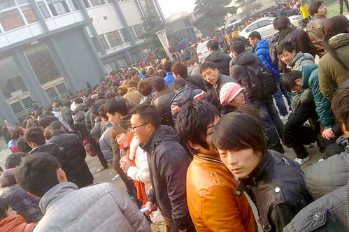 Foxconn iPhone Workers Line Up
