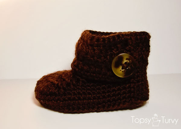 crochet-baby-wrap-button-boot-boy
