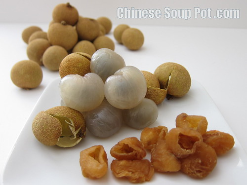 [photo-fresh longan and dried longan fruit]