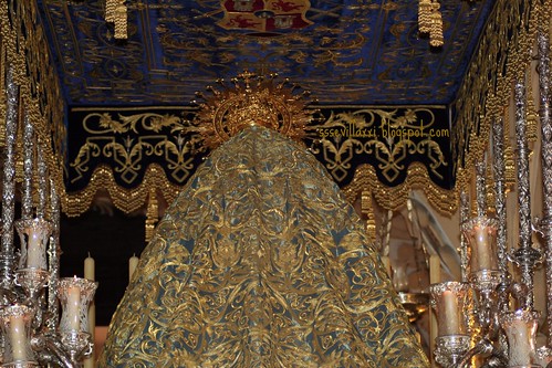 Manto de la Virgen de las Lágrimas, Hermandad de la Exaltación de Sevilla, Jueves Santo 2010