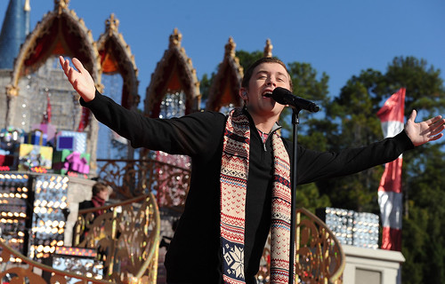 'AMERICAN IDOL' SCOTTY MCCREERY STARS IN DISNEY PARKS CHRISTMAS DAY PARADE TV SPECIAL