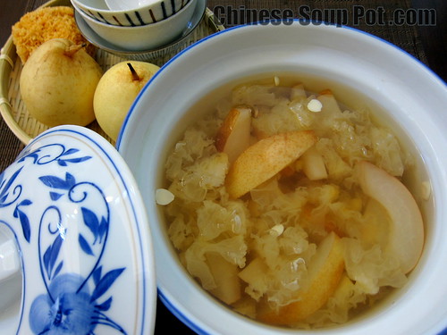 [photo-double steamed asian ya li pear almond dessert soup with snow fungus]