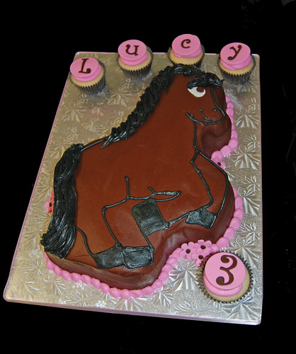 3rd birthday horse cake for a cowgirl party