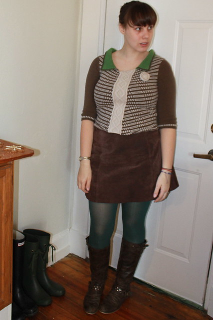 Christmas eve outfit: green tights, leather boots, vintage suede mini skirt, Anthopologie sweater
