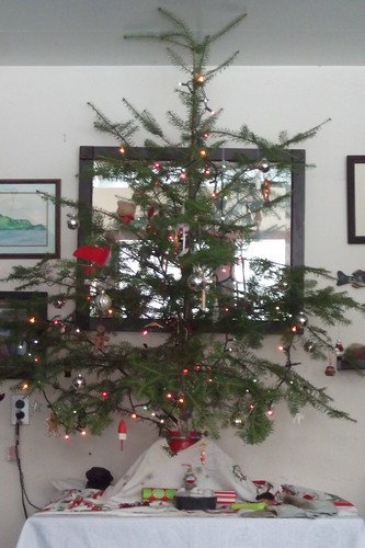 Christmas tree 2011 by woodsrun