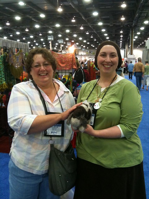 The fabulous ladies Gina Mitchell and Lindsey Stephens holding Rowan at TNNA COlumbus 2011