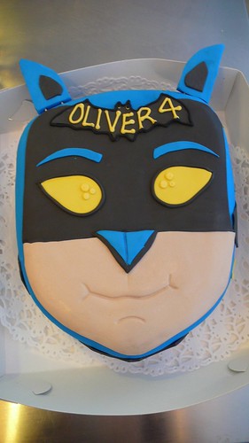 Batman Cake by CAKE Amsterdam - Cakes by ZOBOT