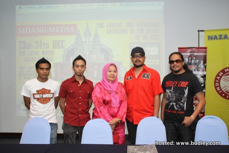 dari kiri Adam Kasim Naza World, Ariff Hotfm, Zaiton Ali MaTiC, Muhd Idi Iskandar Pengarah RED GARAGE, Ali XPDC wakil artis