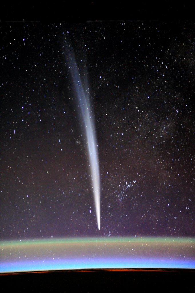 Comet Lovejoy by Cdr Dan Burbank @astrocoastie, on launch day. One of the first who spotted it.