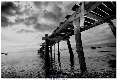 The pier  (Hdr) by ATSICHLAS (On break)