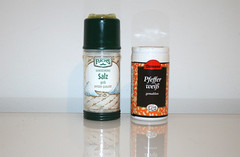 09 - Zutaten Salz und weißer Pfeffer