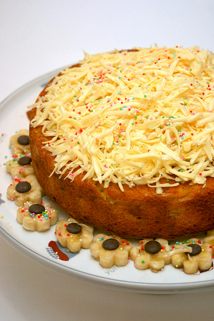 Banana Cake with Cheese Topping