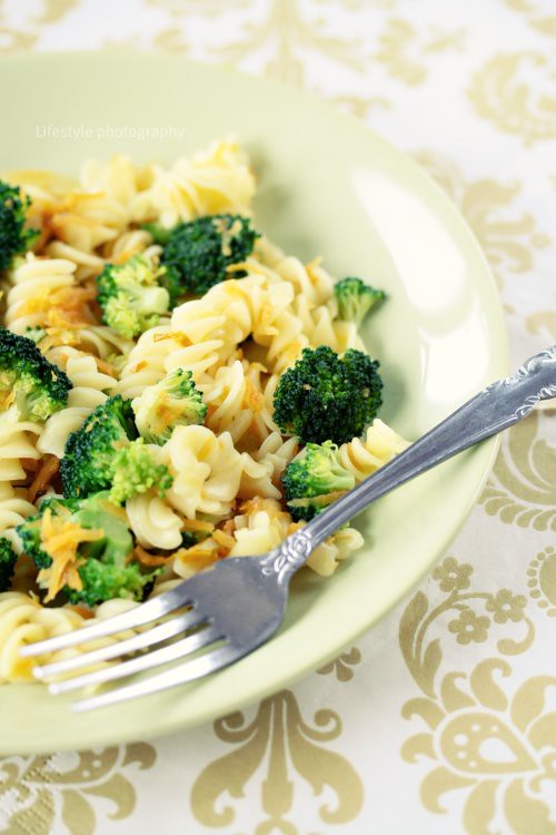 Vegan broccoli and pasta dish