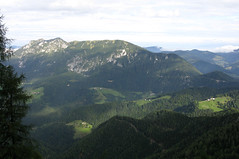 Foto per 20. Panoramica sull'Olseva, con la sua cresta lunga più di 5 km, dall'Obel Kamen al Lepi Vrh.