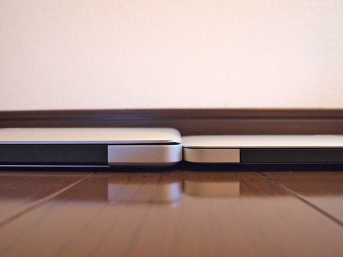 MacBookとMacBook Airと厚さを比較