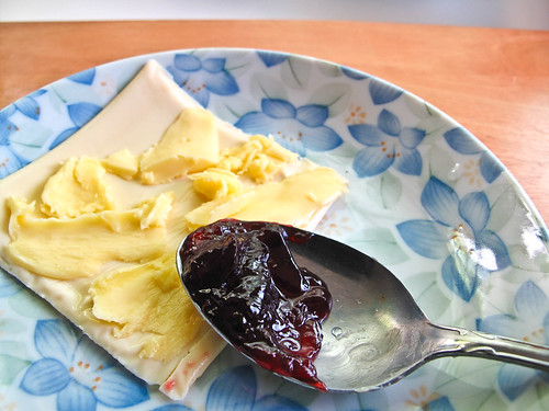 IMG_0634 Butter, cheese and black cherry jam： 1-1-2012