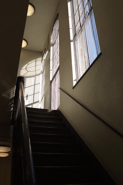 窓と階段