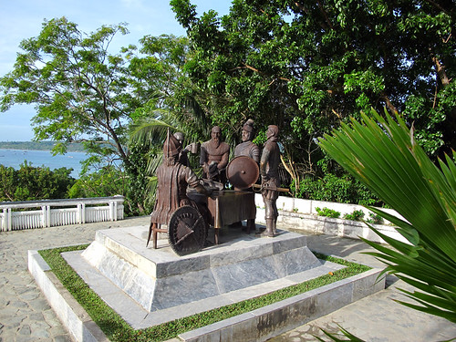 Sandugo Monument