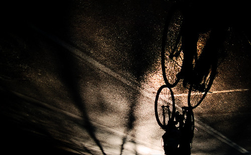 無料写真素材|乗り物・交通|自転車|影