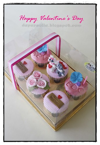 Valentine's Day Cupcakes - Reni & Edo
