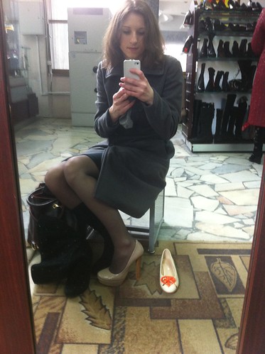 16 марта 2012 минчанка 24 не замужем ленивая жопа кофе город обувь IMG_2105