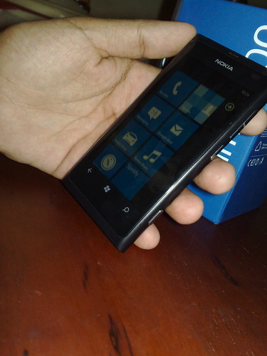 Nokia Lumia 800 Unboxing (16)
