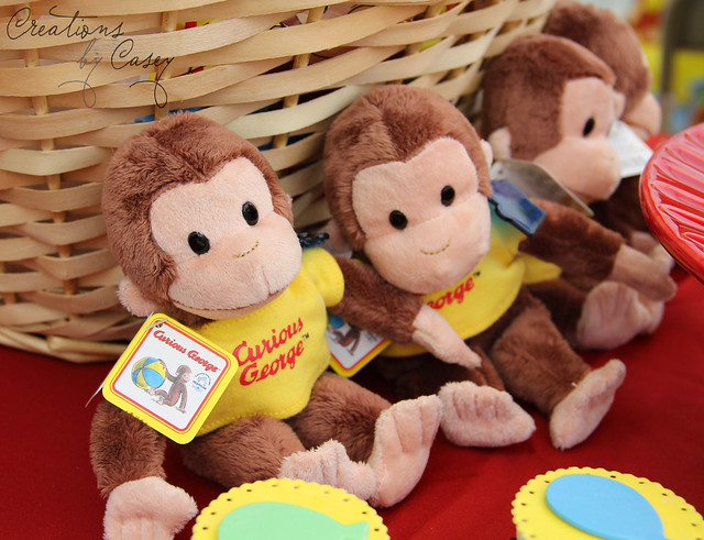 How cute are these Curious George monkey give aways for the kids???