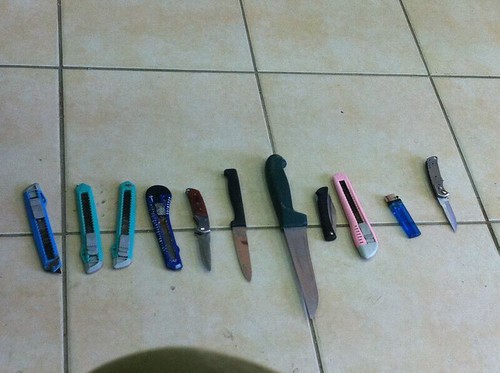 Knives Used in Attempt to Stab IDF Soldier