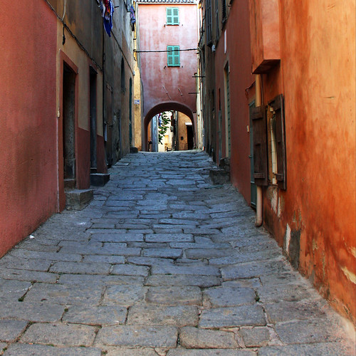 Street from l'ile de rousse ( Corse ) by Zé Eduardo...