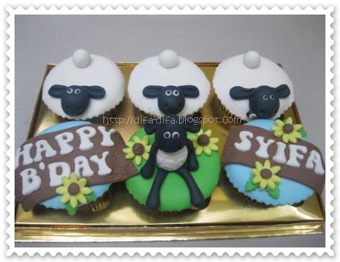 shaun the sheep by DiFa Cakes