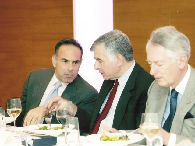 Με τον πρώην Γερουσιαστή και υποψήφιο για την Προεδρία κ. Michael Dukakis και τον πρέσβη ε.τ. κ. Ι. Μπουρλογιάννη-Τσαγγαρίδη