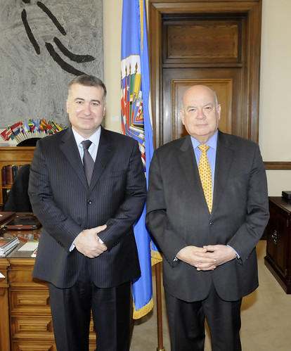 Secretario General de la OEA se reunió con Embajador de Azerbaiyán