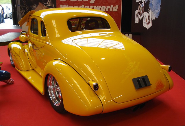 Chevrolet Coupe 1937 Hot Rod Flames gelb 5 gesehen am 31042012 auf der