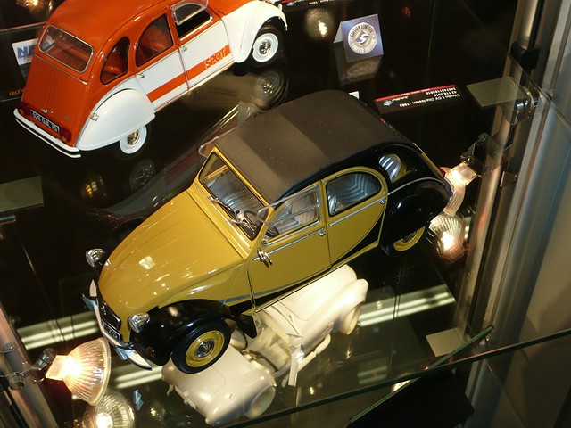 Solido's upcoming model of the Citroen 2CV Charleston in big 1 18 scale