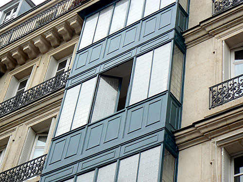 bow windows Marais.jpg