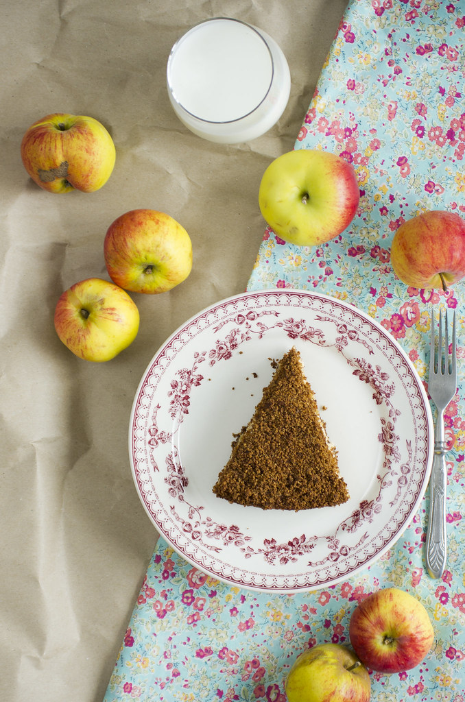 Leiva-õunakook / Rye bread and apple cake