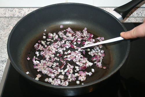 21 - Zwiebeln andünsten / roast onions