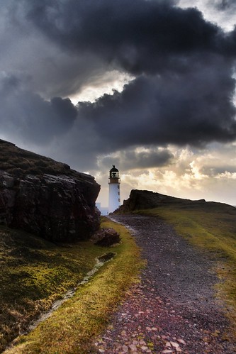 Rua Reidh Lighthouse - A blink of light - (explored) by Michael & Ashley