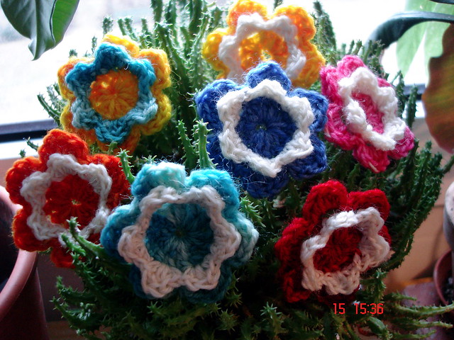 Little crocheted flowers