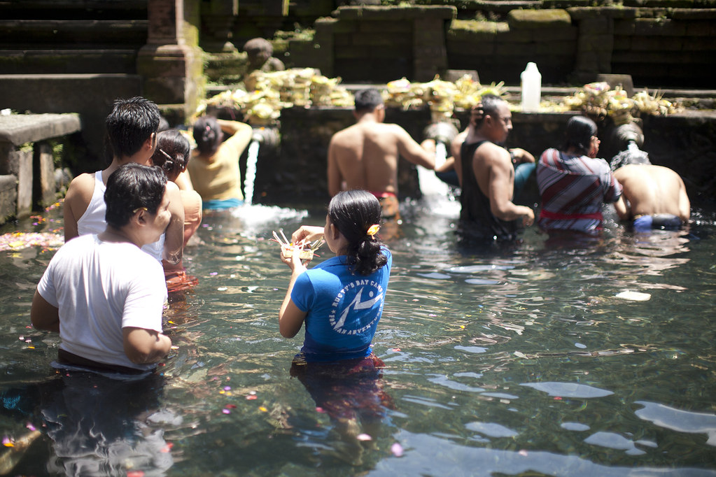 ubud, bali, tirta empul, tampaksiring, holy water, temple