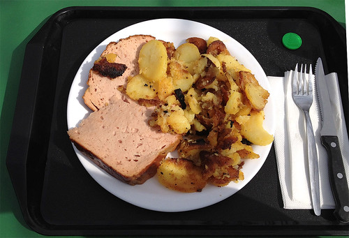 Leberkäse mit Bratkartoffeln / Meat loaf with fried potatoes