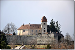 Burg Bernstein (A) Borostyánkő vára B 