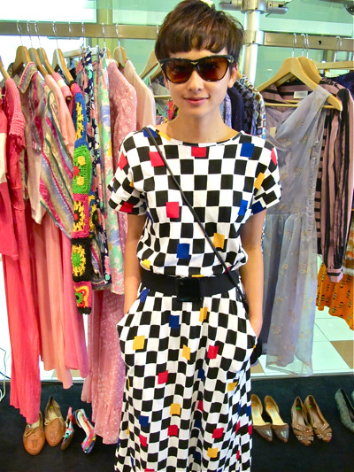 Don't these colours remind one of racing cars? Wear this dress to the next F1 race! Vvrroommm Vvrrooomm.... Size M/L. Worn with a black 1980s elastic belt and 1970s Aria Sunglasses (New Old Stock)
