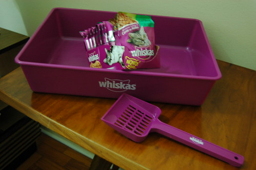 whiskas litter box & scoop