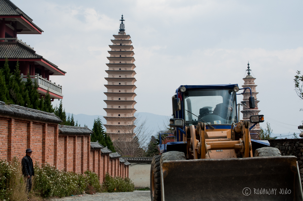 Three pagoda around
