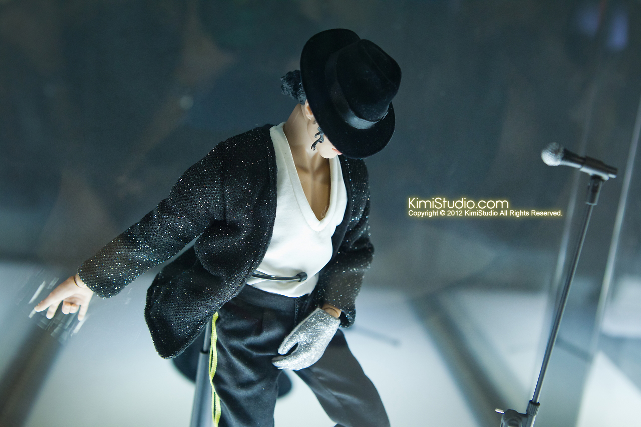 2011.11.12 HOT TOYS-038