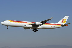 Iberia A340-313X EC-IIH BCN 26/02/2012