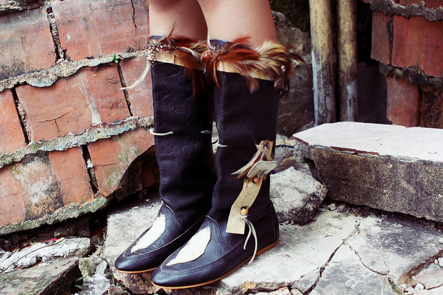 Pretty feather knee-high boots